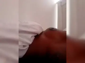 Bongacams Free Live Porn of Alma309