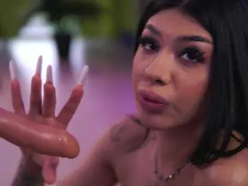 Bongacams Free Porn Cam of SpicyLeila