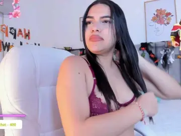 Bongacams Nude Webcam of mhia-paris