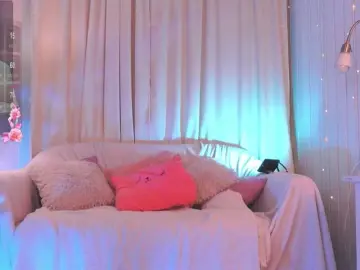 Bongacams Watch Live Sex Cams of CrazyWine