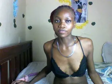 Bongacams Watch Live Sex Cams of Luna-Noir