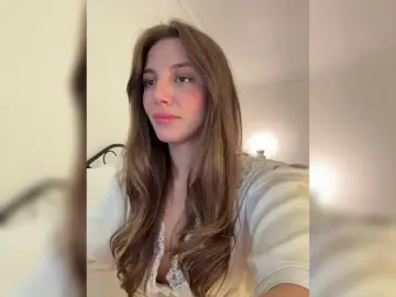 Bongacams Watch Live Sex Cams of Evelonelfi