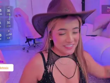 Bongacams Watch Live Sex Cams of LittleToxic