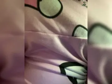 Bongacams Watch Live Sex Cams of LittleToxic