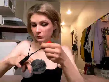 Bongacams Free Porn Cam of AideWaddick