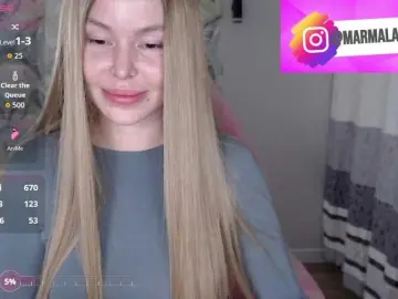 Bongacams Watch Live Sex Cams of Foxymoxy19