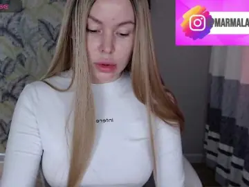 Bongacams Free Porn Cam of Foxymoxy19