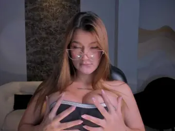 Bongacams Nude Webcam of BellaThompson