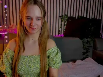 Bongacams Live Sex Cam of Casey-Sweeet