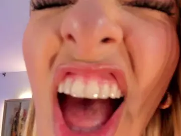 Bongacams Live Sex of MelissaMoore