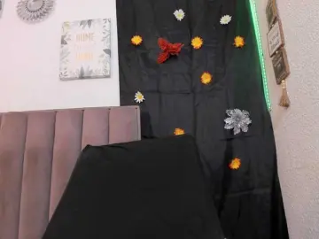 Bongacams Live Porn of CloeeSaenz