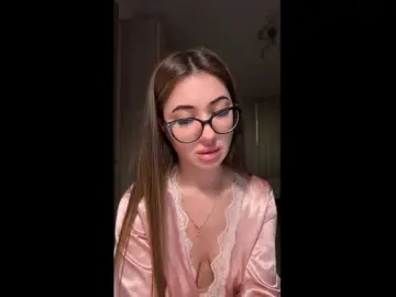 Bongacams Watch Live Sex Cams of Chiaralovee