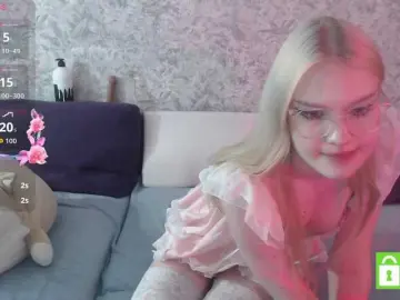 Bongacams Sex Cam of doggy-uwu1