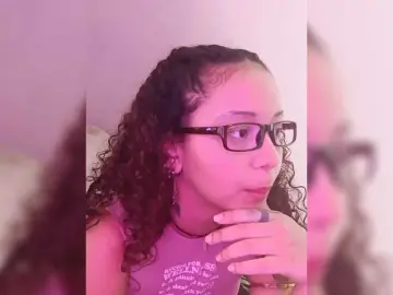 Bongacams Watch Live Sex Cams of milanxbunny333