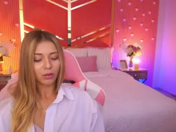 Bongacams Nude Webcam of LoveeDove