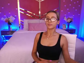 Bongacams Adult Video Chat of LoveeDove