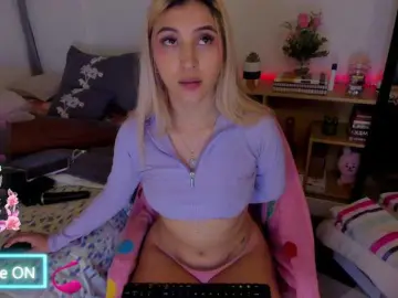 Bongacams Adult Video Chat of CuteWee420