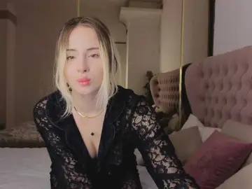 Bongacams Sex Cam of Bella-crazyy