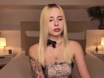 Bongacams Sex Cam of Bella-crazyy