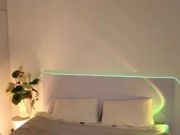 Bongacams Live Sex Cam of plushydevil