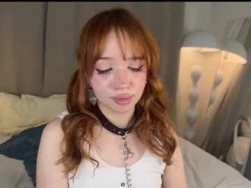 Bongacams Watch Live Sex Cams of LolaXBambi