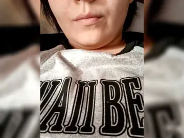 Bongacams Free Live Porn of FoxyLoVe01