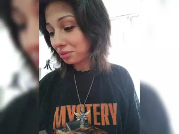 Bongacams Watch Live Sex Cams of Tinablackkk