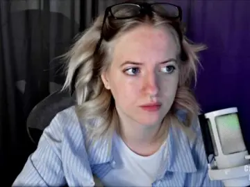 Bongacams Live Porn of HeyAlise