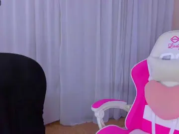 Bongacams Free Live Porn of DellaRowwe