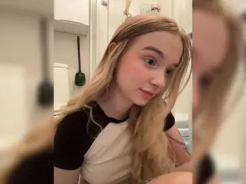 Bongacams Free Porn Cam of MeowMia