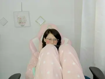 Bongacams Watch Live Sex Cams of ZooeyBelair