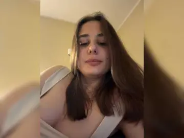 Bongacams Watch Live Sex Cams of aelia-t