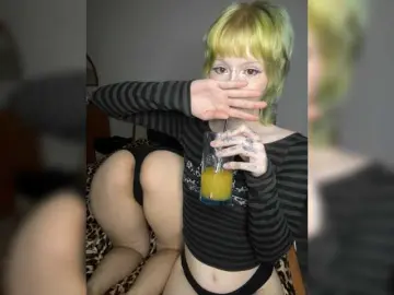 Bongacams Nude Webcam of AliceAndMia