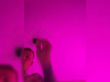 Bongacams Watch Live Sex Cams of Zlnttt