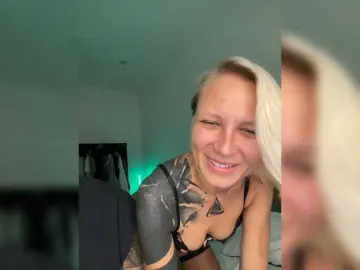 Bongacams Best live sex cam show of Original666