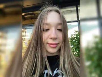 Bongacams Live Sex Cam of sashhhkino
