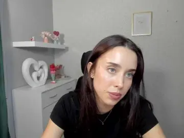 Bongacams Nude Webcam of adeleLive