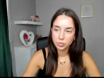 Bongacams Live Sex Cam of adeleLive