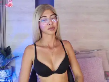 Bongacams Live Porn of Hillary-hott