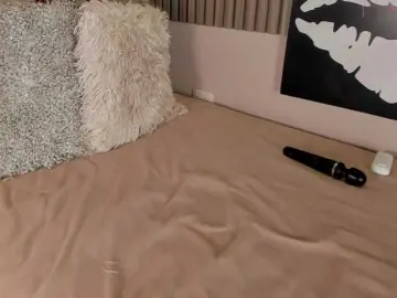 Bongacams Live Sex Cam of Kloe-S