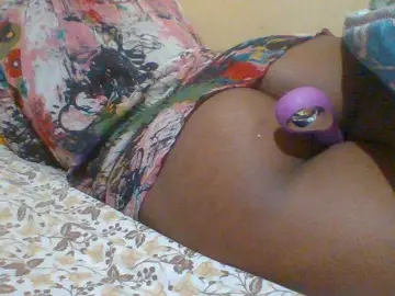Bongacams Live Sex Cam of Sexymamasirra22