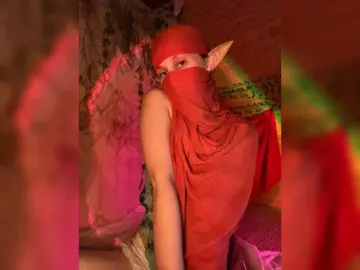 Bongacams Nude Webcam of AyraMoon