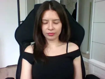 Bongacams Watch Live Sex Cams of LariceHoney