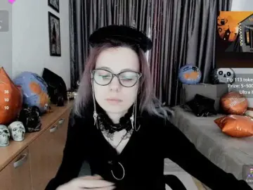 Bongacams Nude Webcam of MiniLussiya