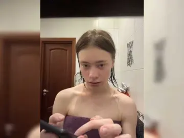 Bongacams Free Live Porn of 18YoungPussy18