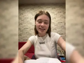 Bongacams Adult Webcam of 18YoungPussy18