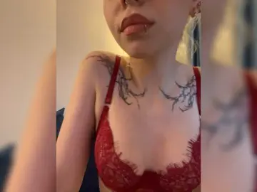 Bongacams Free Porn Cam of Vikamoon