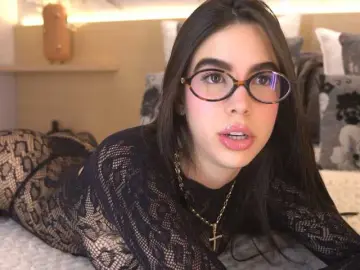 Bongacams Free Porn Cam of SolAvelar