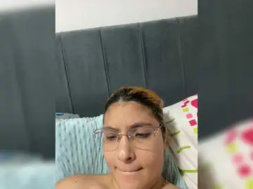 Bongacams Free Porn Cam of PaulinRoss