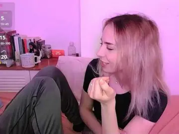 Bongacams Live Sex Cam of Almondmilka